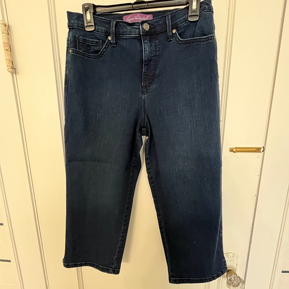 Gloria Vanderbilt capri jeans, 8